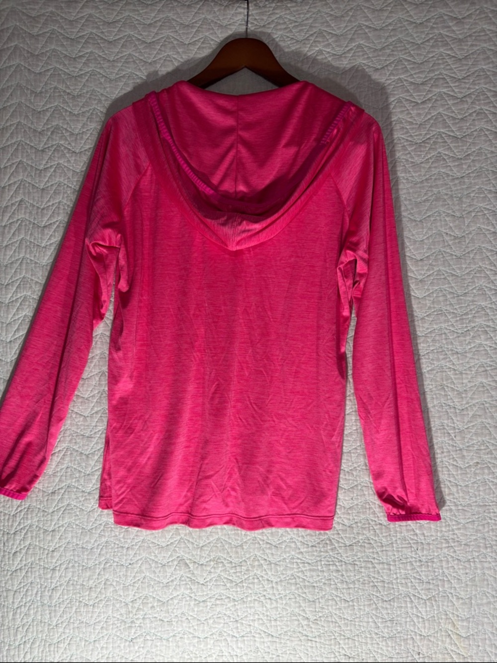 Outfitter Trading Co Jackson Hole WYWomen's Hot Pink Hooded Long-Sleeve Pullover - Picture 5 of 9